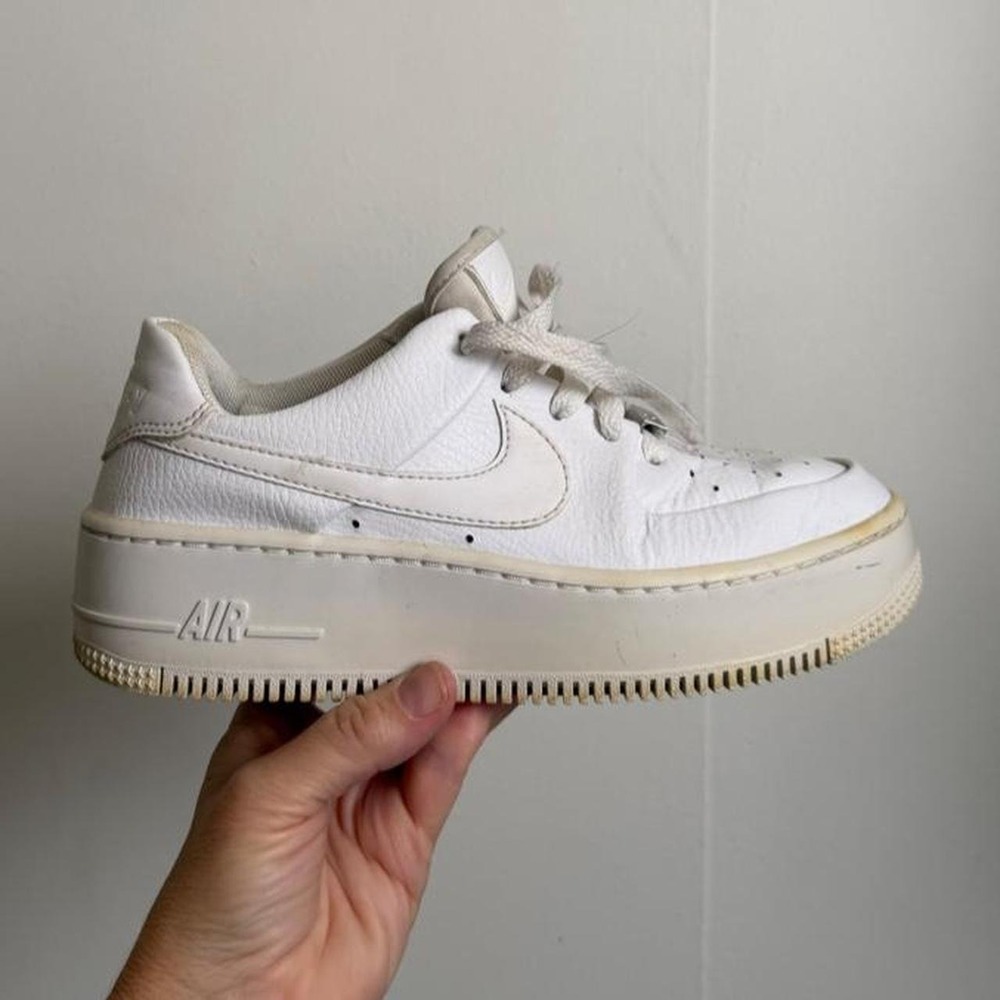 Nike Air Force 1 Sage Low White Platform Sneakers AR5339-100 Womens Size 6